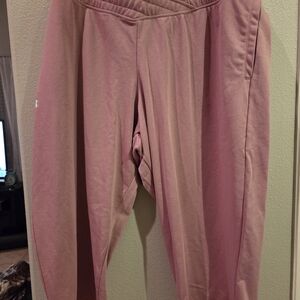 Under Armour Mauve Jogger Capri Pants